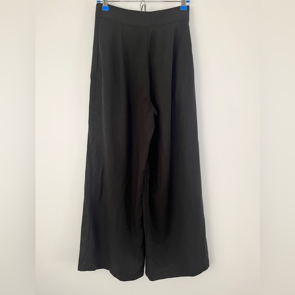 Socialite high waisted wide leg pants. From Nordstrom rack. Size small. - Picture 2 of 5